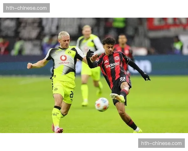 半场战报：多特蒙德1-0本菲卡，阿德耶米长途奔袭破门