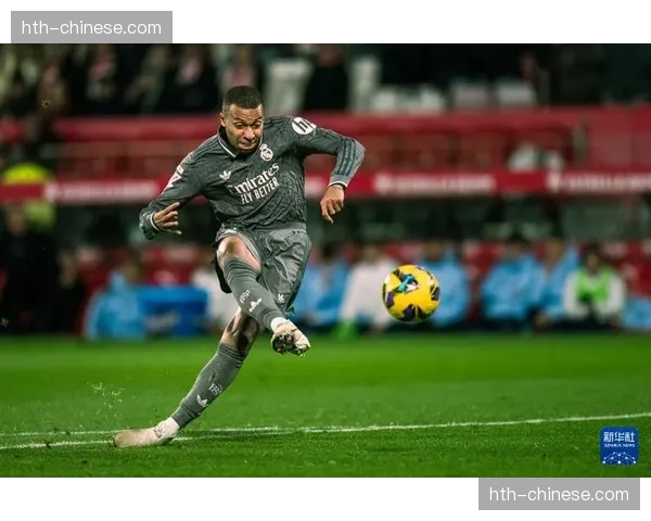 皇马发布欧冠1-8决赛次回合前西甲联赛大名单,贝林厄姆、维尼修斯在列 皇马发布欧冠1-8决赛次回合前西甲联赛大名单,贝林厄姆、维尼修斯在列