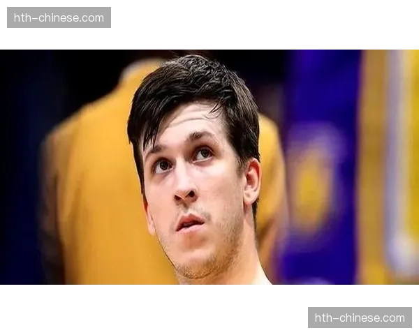 湖人后卫奥斯汀·里夫斯左侧腹斜肌二级拉伤，常规赛提前报销